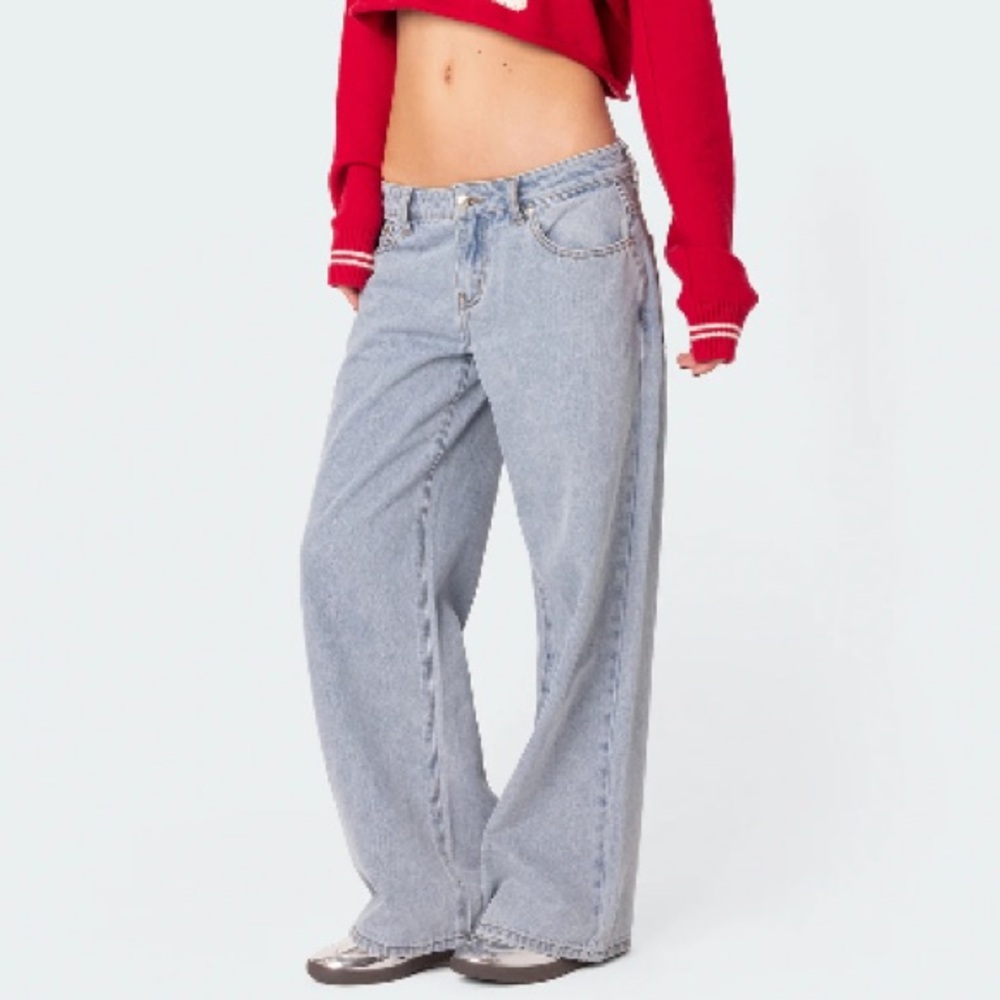 Petite Raelynn Washed Low Rise Jean